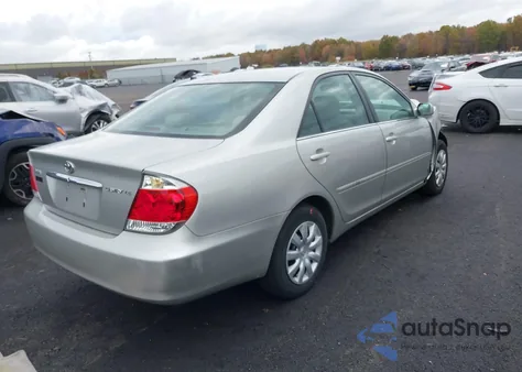 2005 Toyota Camry Le z USA, uszkodzony, nr VIN 4T1BE30K05U404456